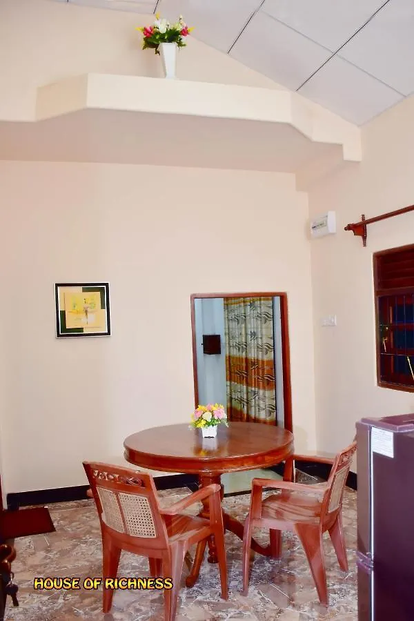 House Of Richness Hotel Negombo 0*,